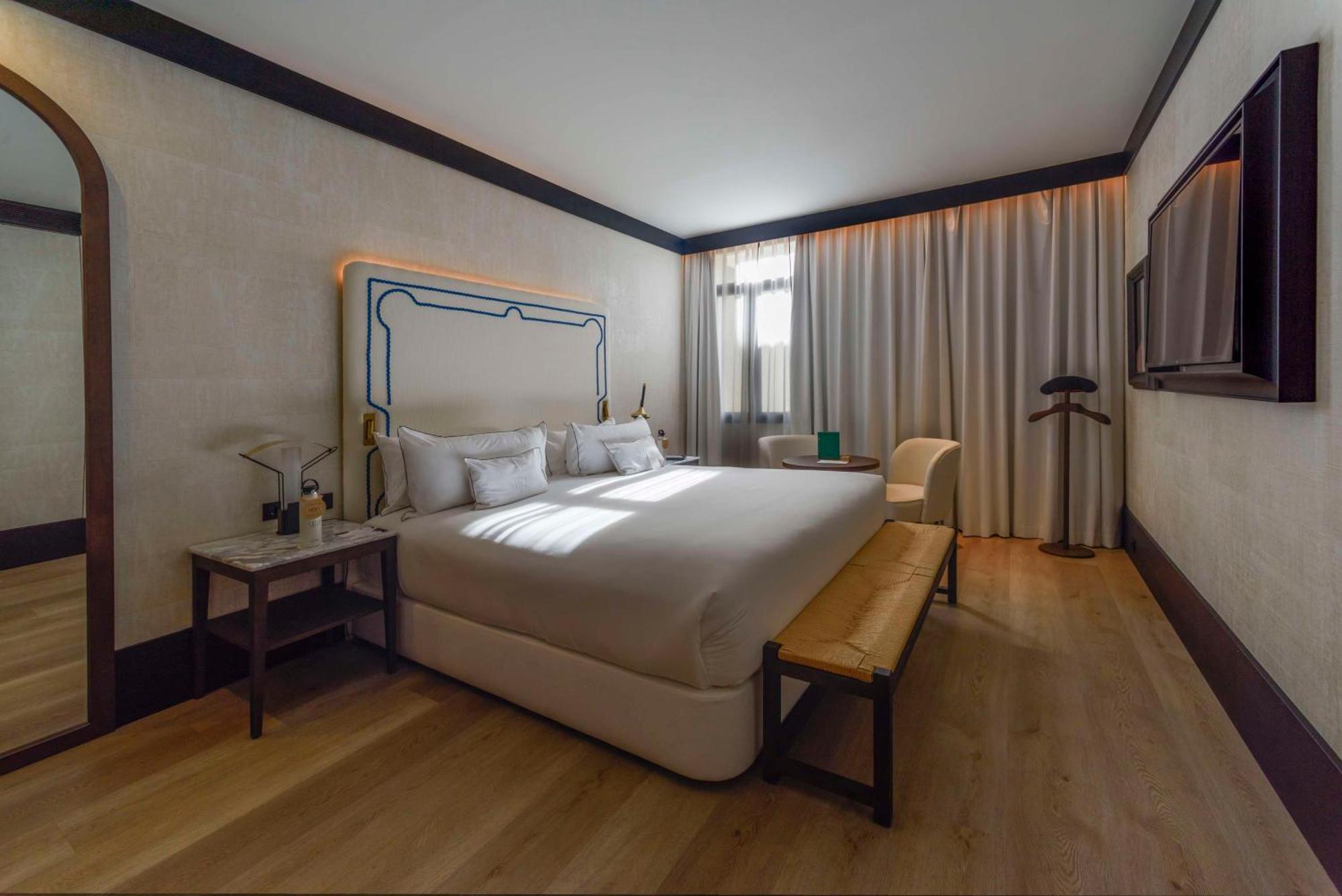 Hotel Montera Madrid, Curio Collection By Hilton Esterno foto